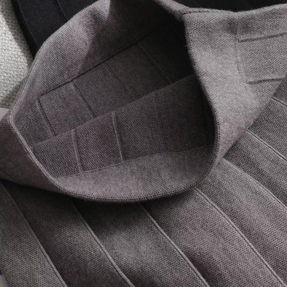 Pleated high waist mini skirt - Picture 3 of 4